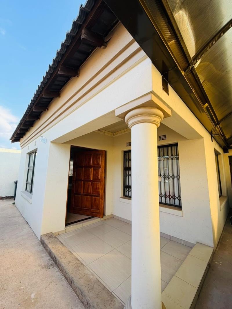 3 Bedroom House in Meadowlands