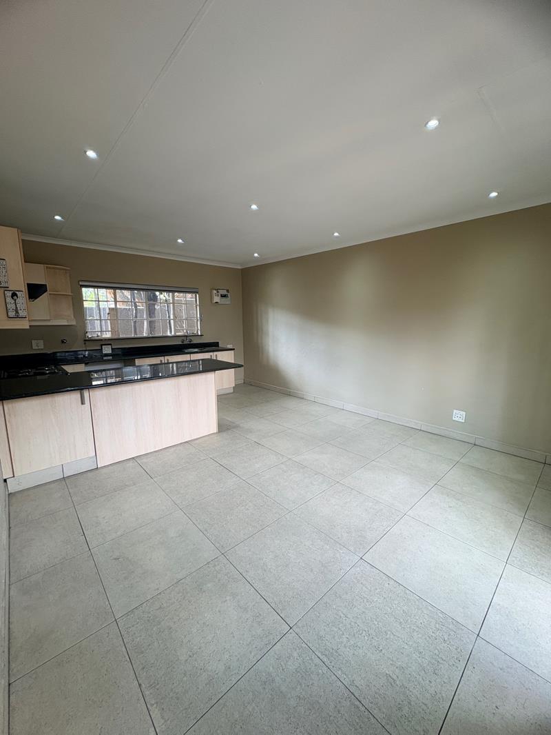 1 Bedroom Garden Cottage in Northcliff