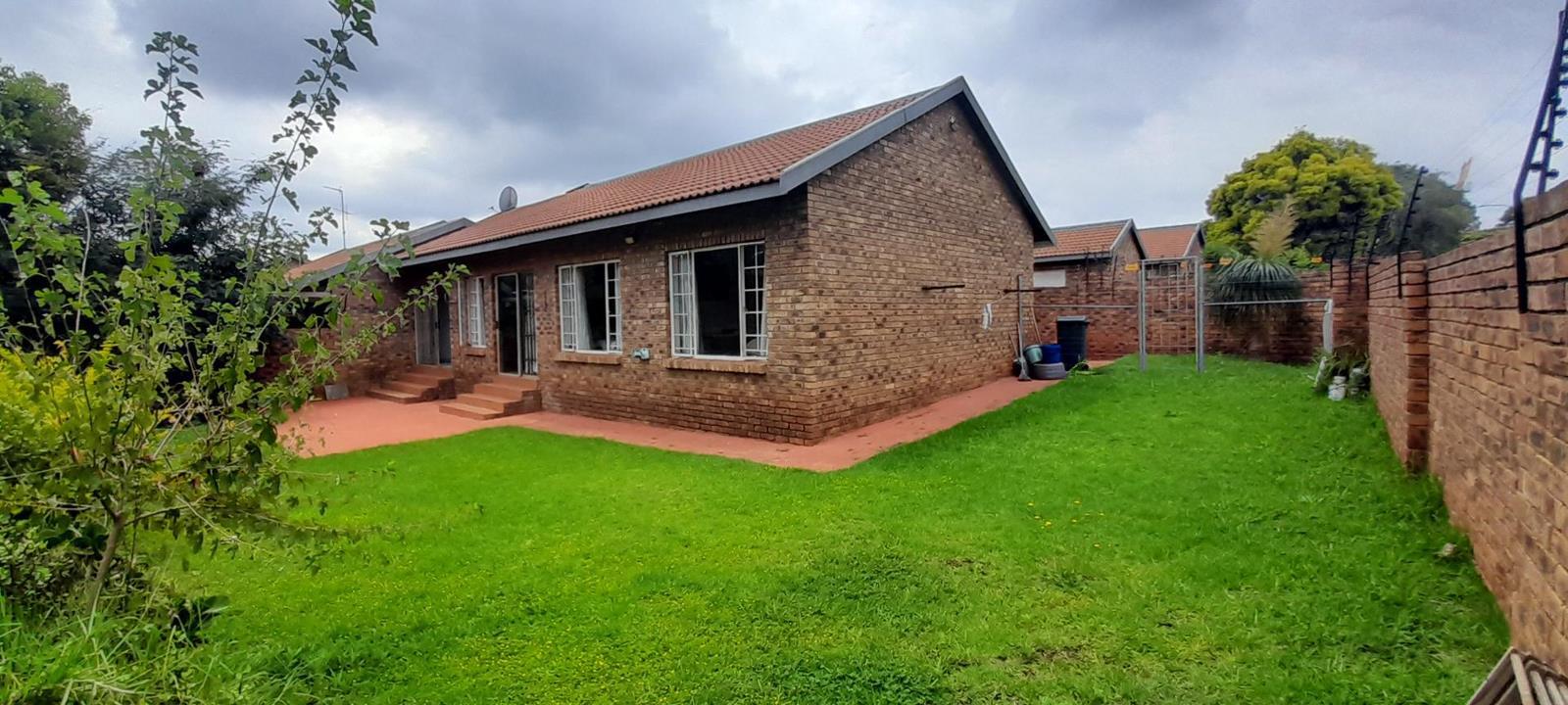 3 Bedroom Townhouse in Eldoraigne