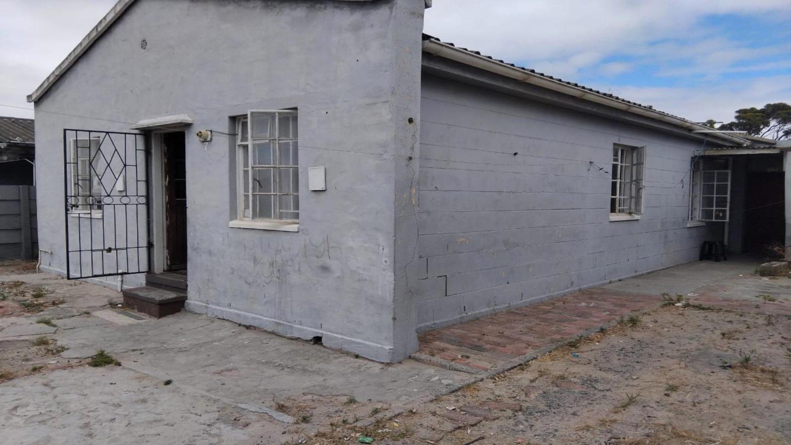 3 Bedroom House in New Woodlands