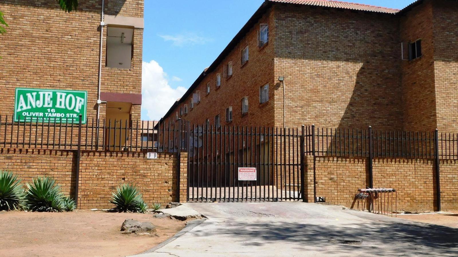 3 Bedroom Flat in Rustenburg Central