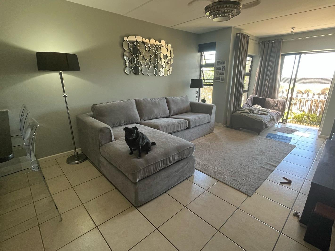 2 Bedroom Apartment in Burgundy Estate