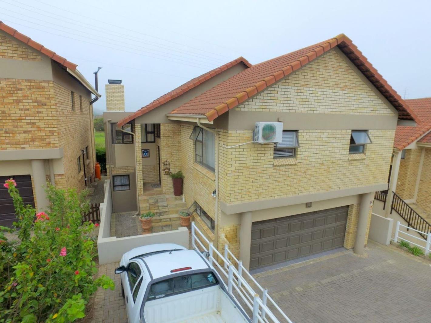 4 Bedroom Townhouse in Seemeeu Park