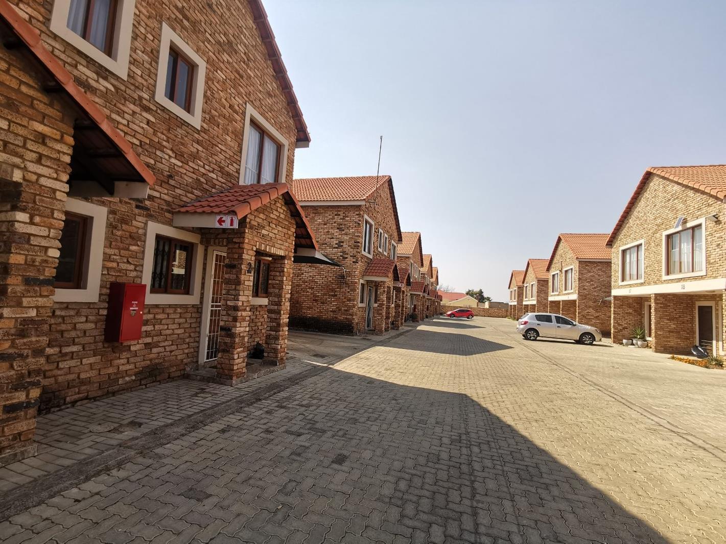 2 Bedroom Townhouse in Potchefstroom Central