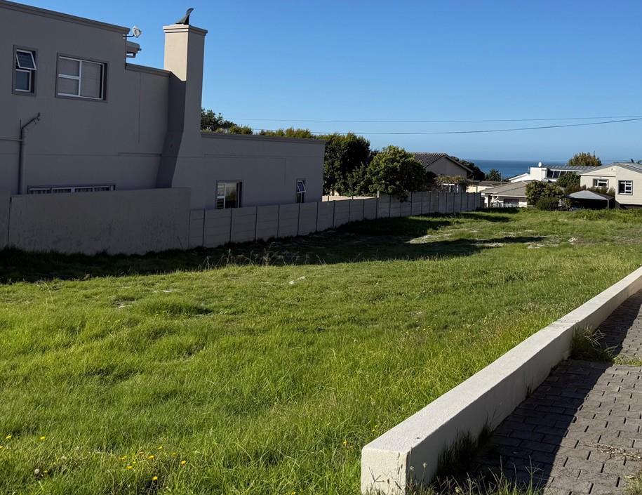 990 m² Land available in Voelklip