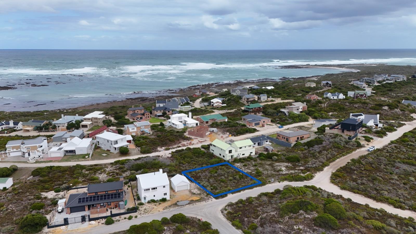 704 m² Land available in Suiderstrand