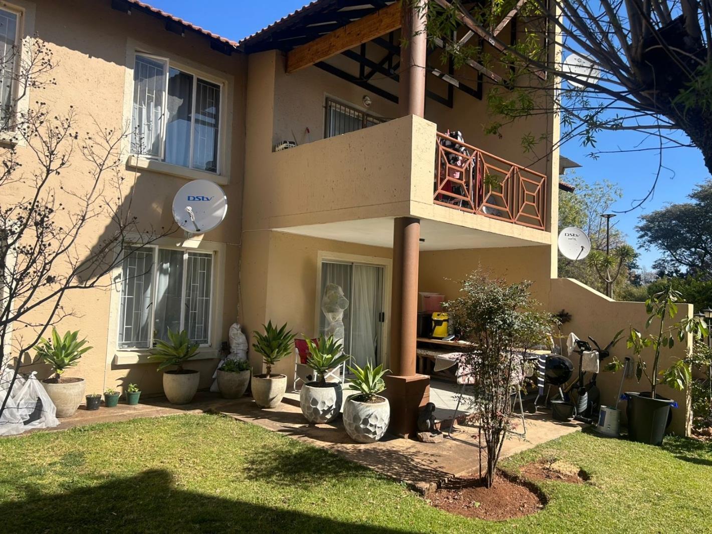 2 Bedroom Apartment in Die Hoewes