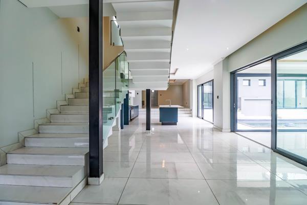 7 Bedroom House in Midstream Ridge Estate