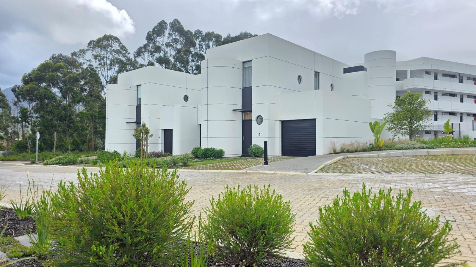 3 Bedroom Duplex in Heather Park