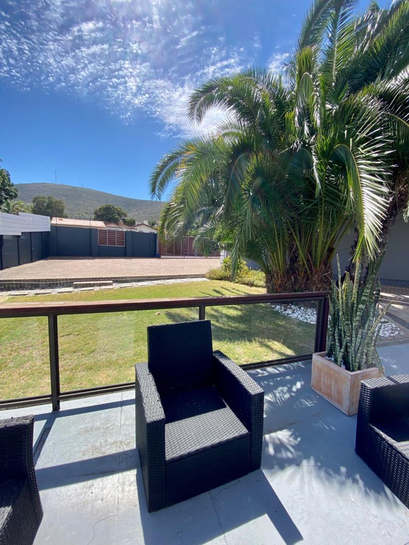 2 Bedroom Garden Cottage in Plattekloof
