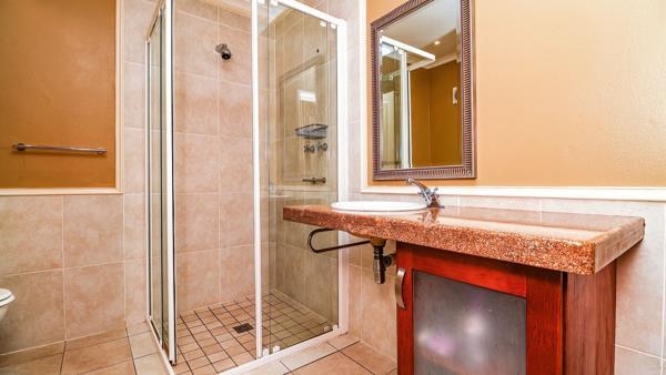 2 Bedroom Apartment in Pinnacle Point Golf Estate