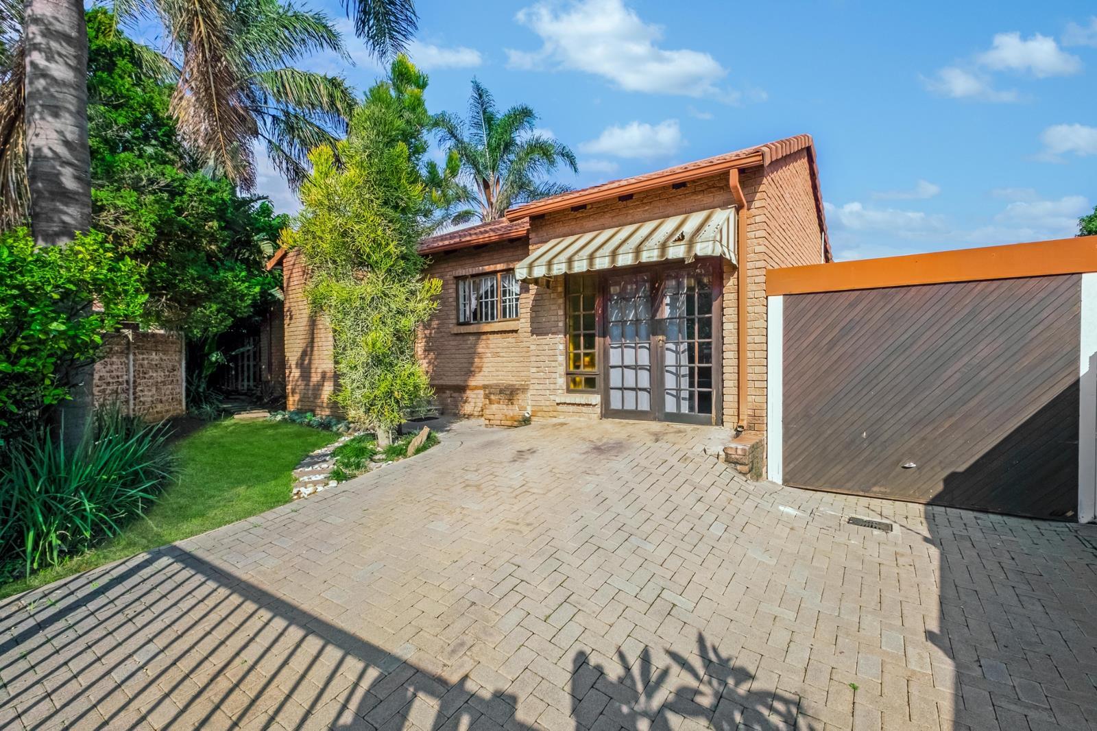 3 Bedroom Cluster in Radiokop