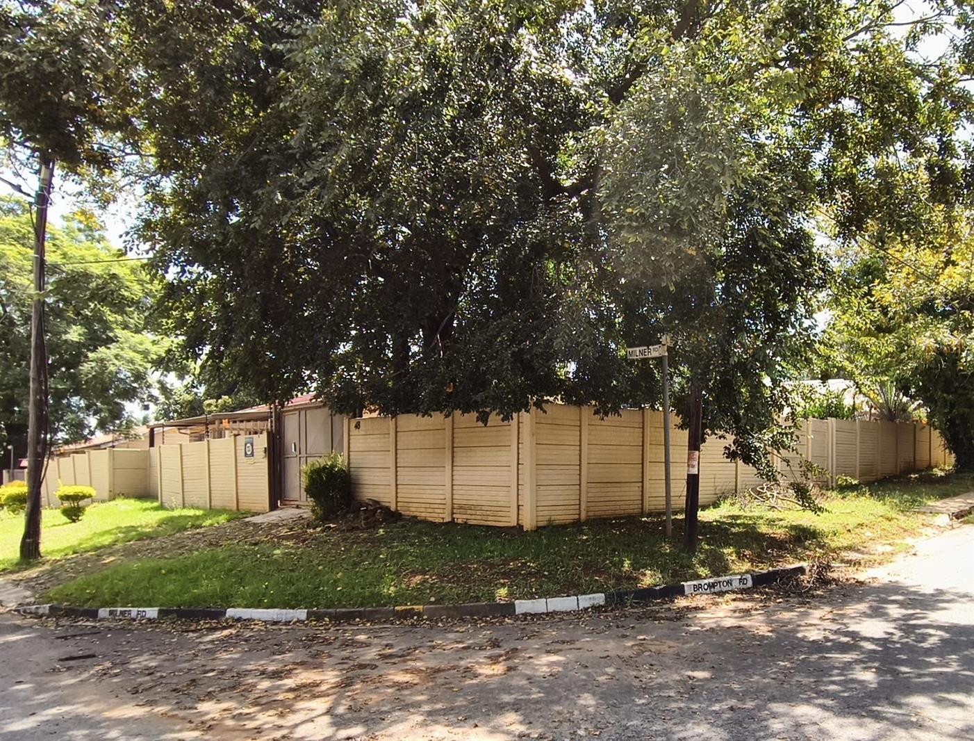 3 Bedroom House in Kensington B