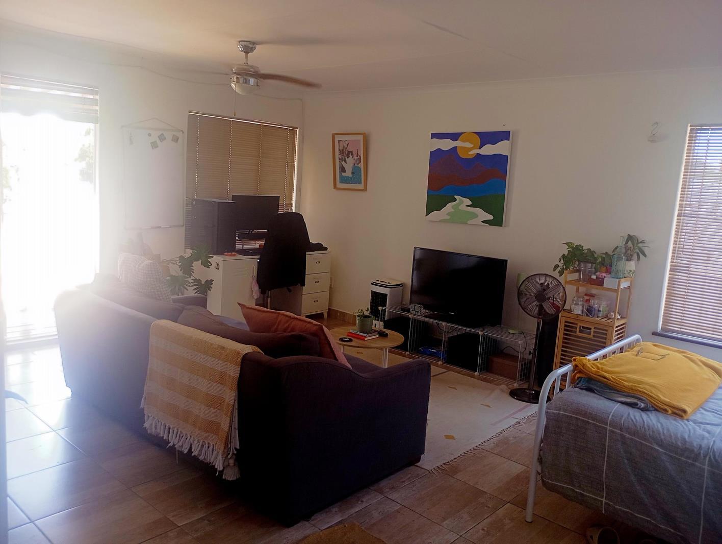 1 Bedroom Garden Cottage in Robindale