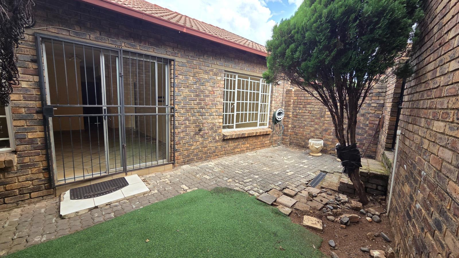 2 Bedroom Simplex in Highveld