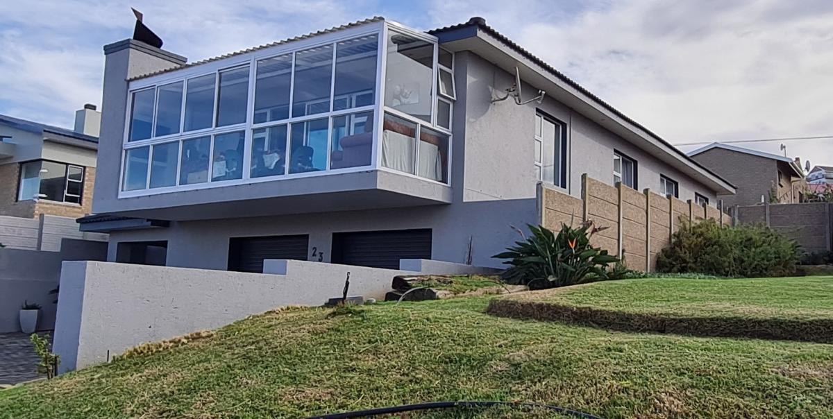 7 Bedroom House in Dana Bay