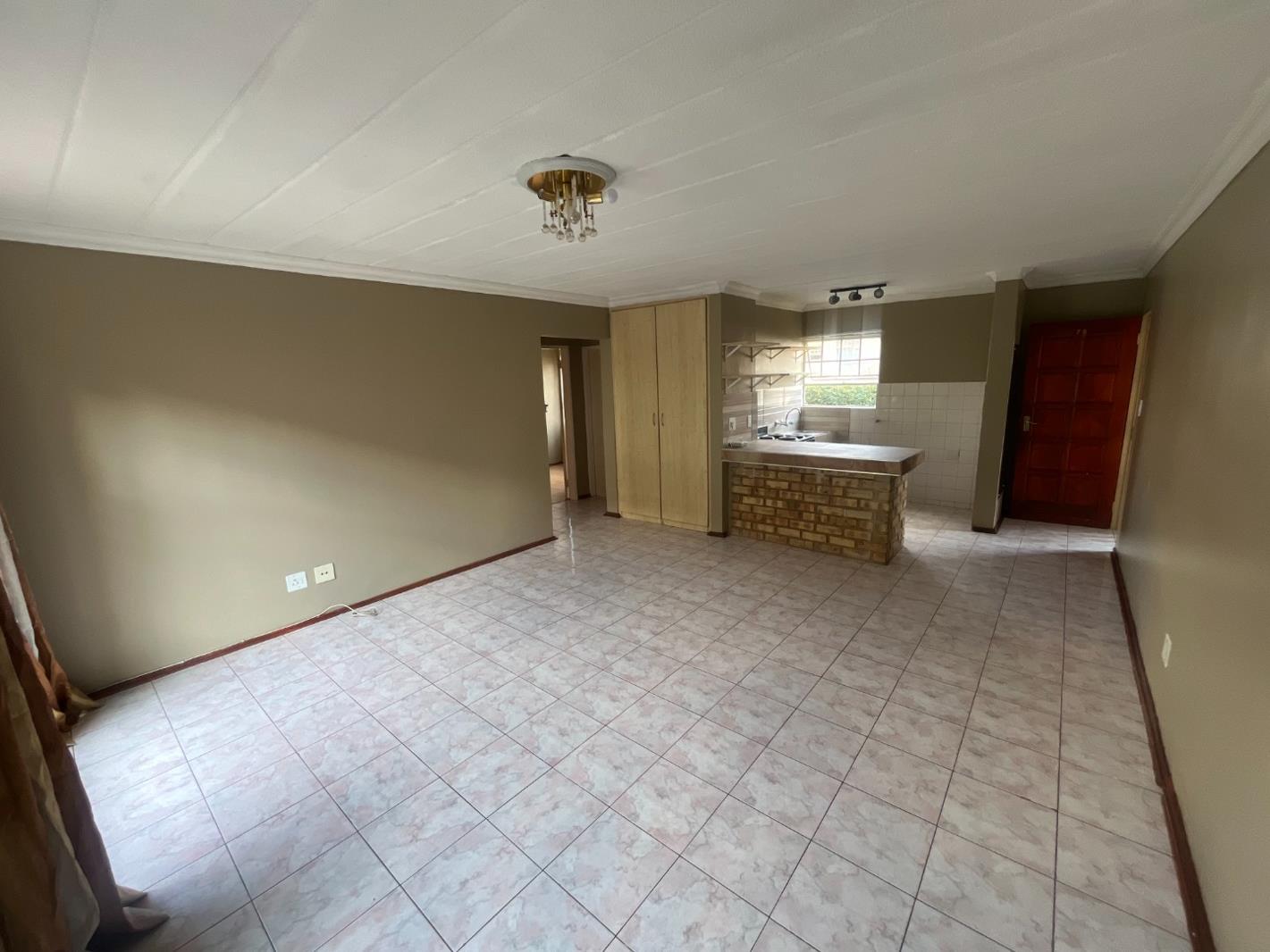 2 Bedroom Apartment in Die Hoewes