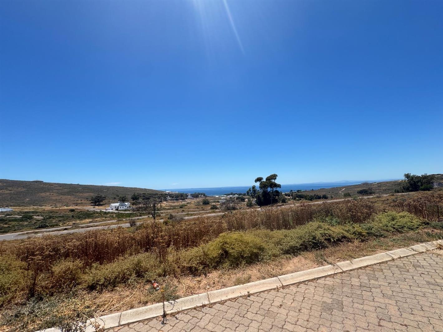 400 m² Land available in St Helena Views
