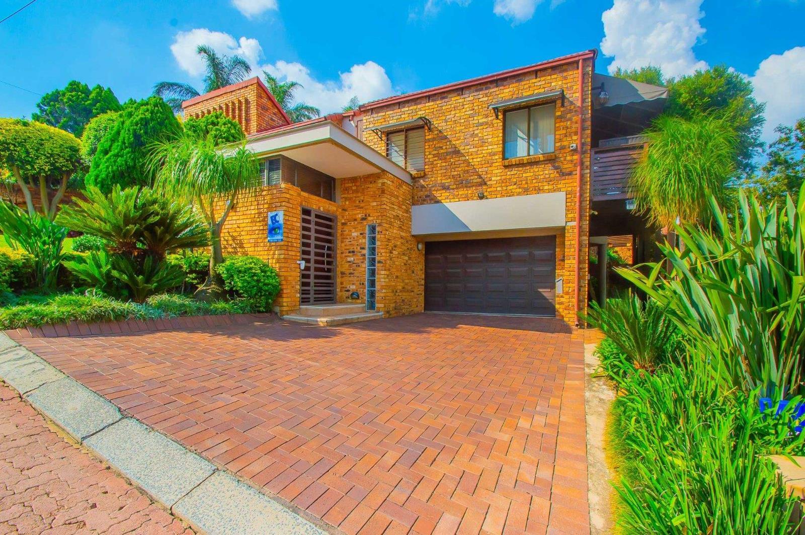 3 Bedroom House in Constantia Kloof