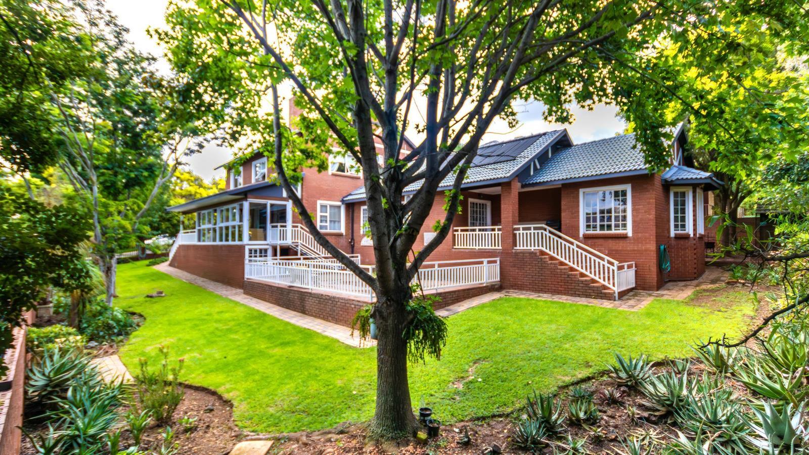 5 Bedroom House in Cornwall Hill
