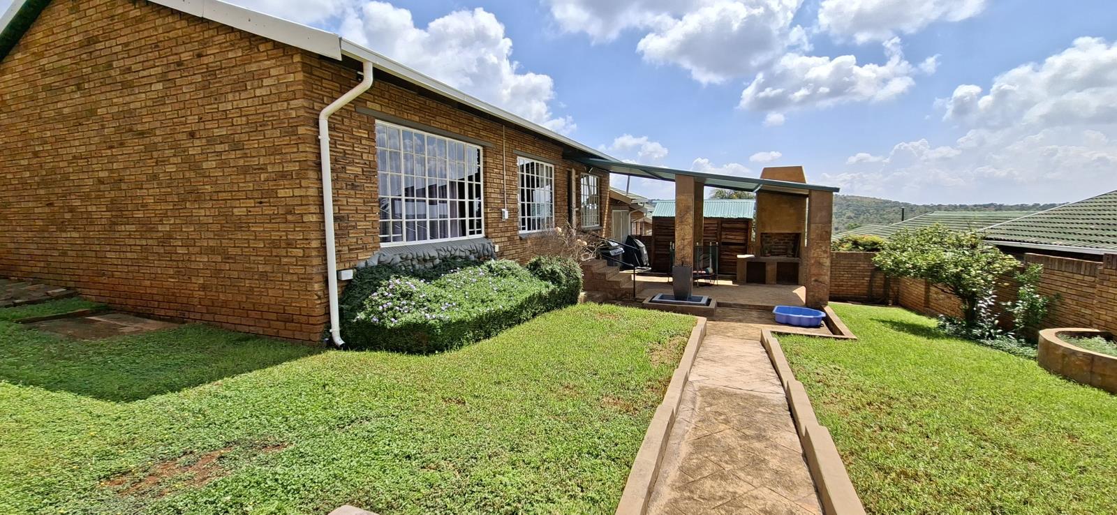 3 Bedroom Townhouse in Rangeview