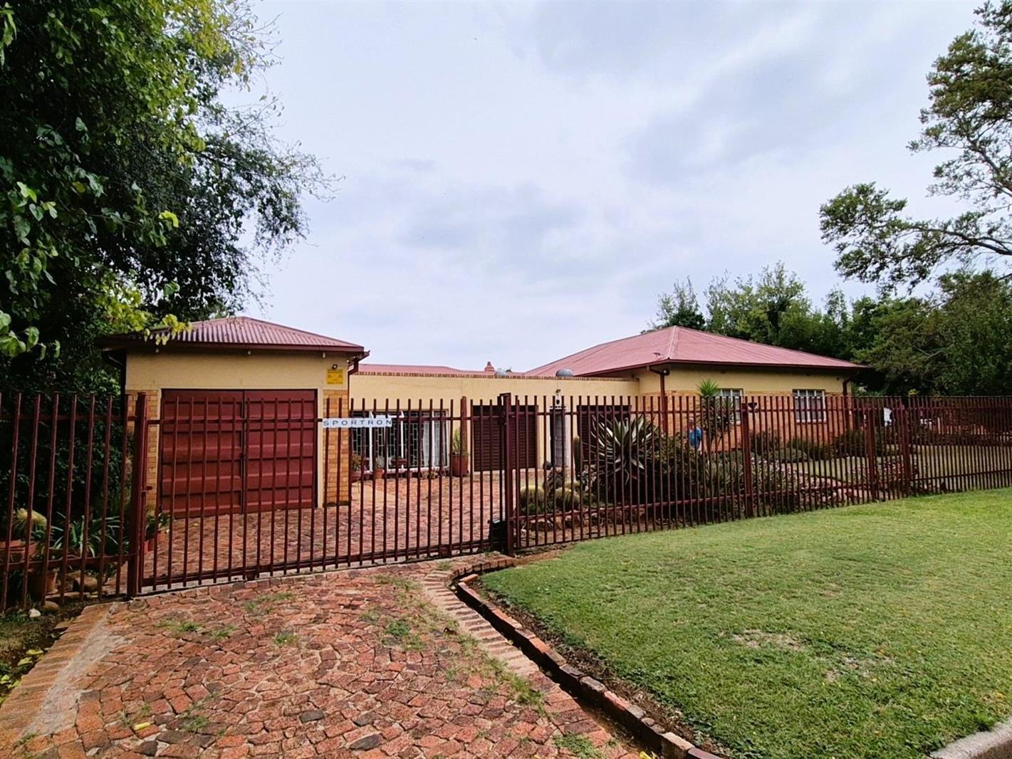 4 Bedroom House in Die Bult