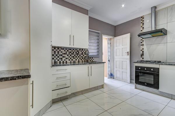 5 Bedroom House in Glen Marais