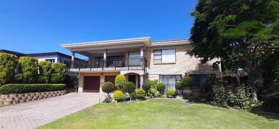 4 Bedroom House in Klein Brak River
