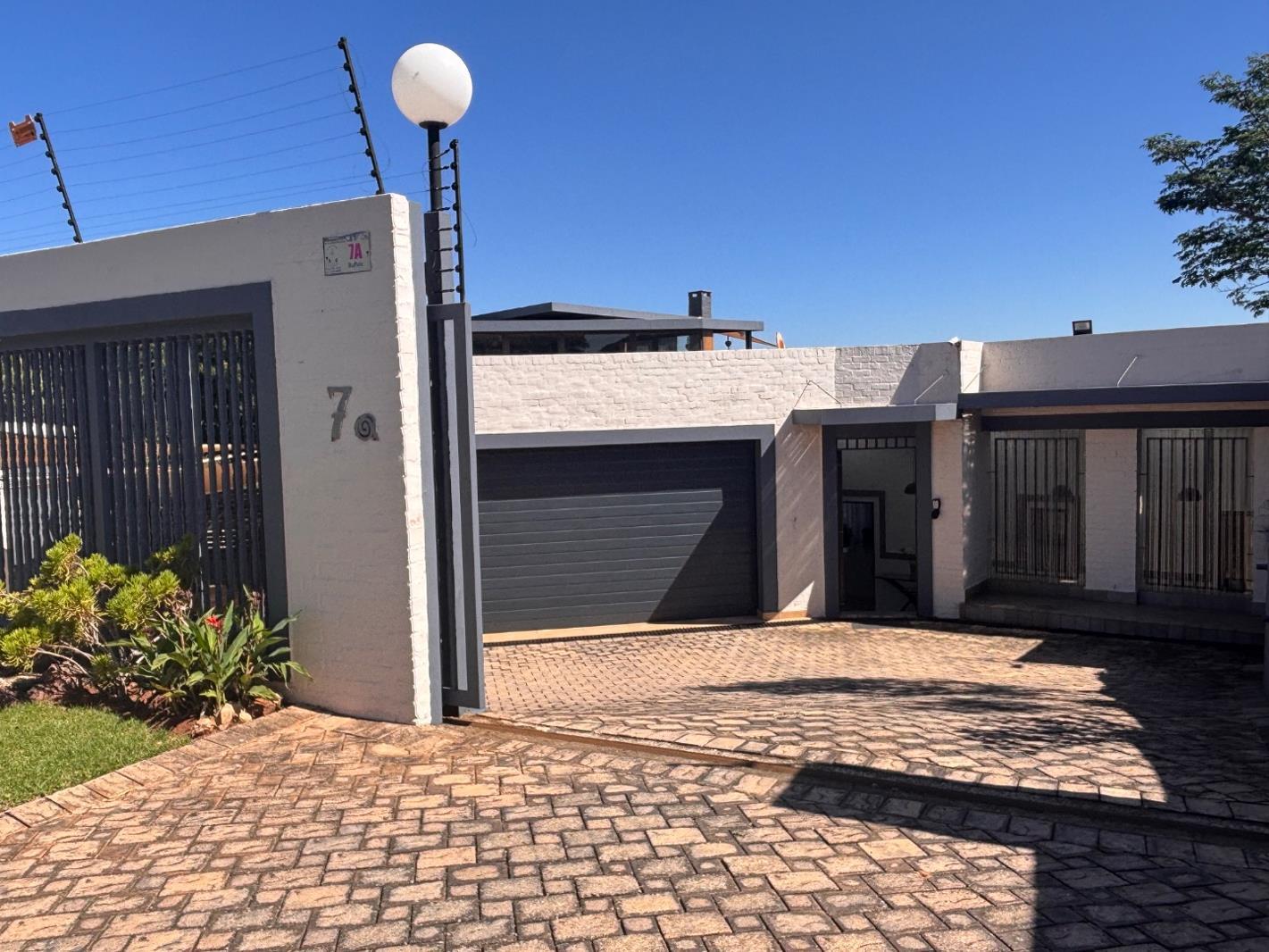 4 Bedroom House in Wilro Park