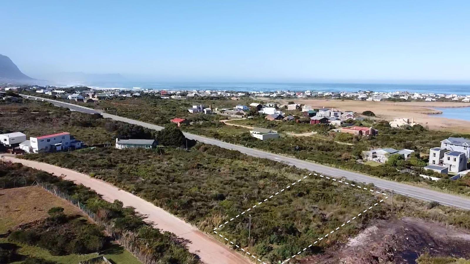 880 m² Land available in Bettys Bay