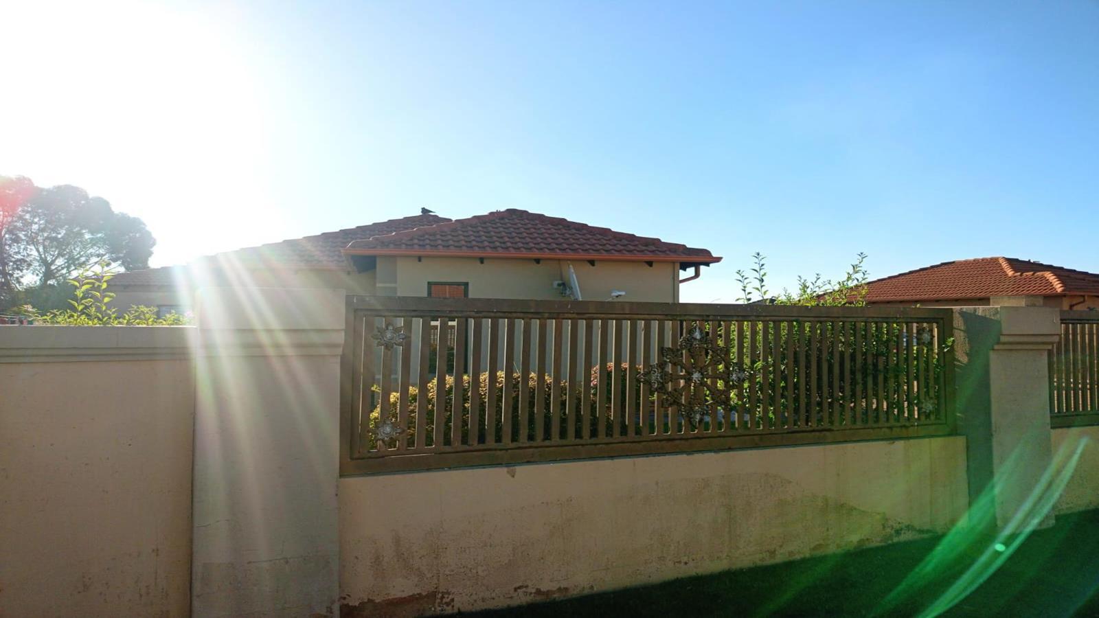 3 Bedroom House in Crystal Park