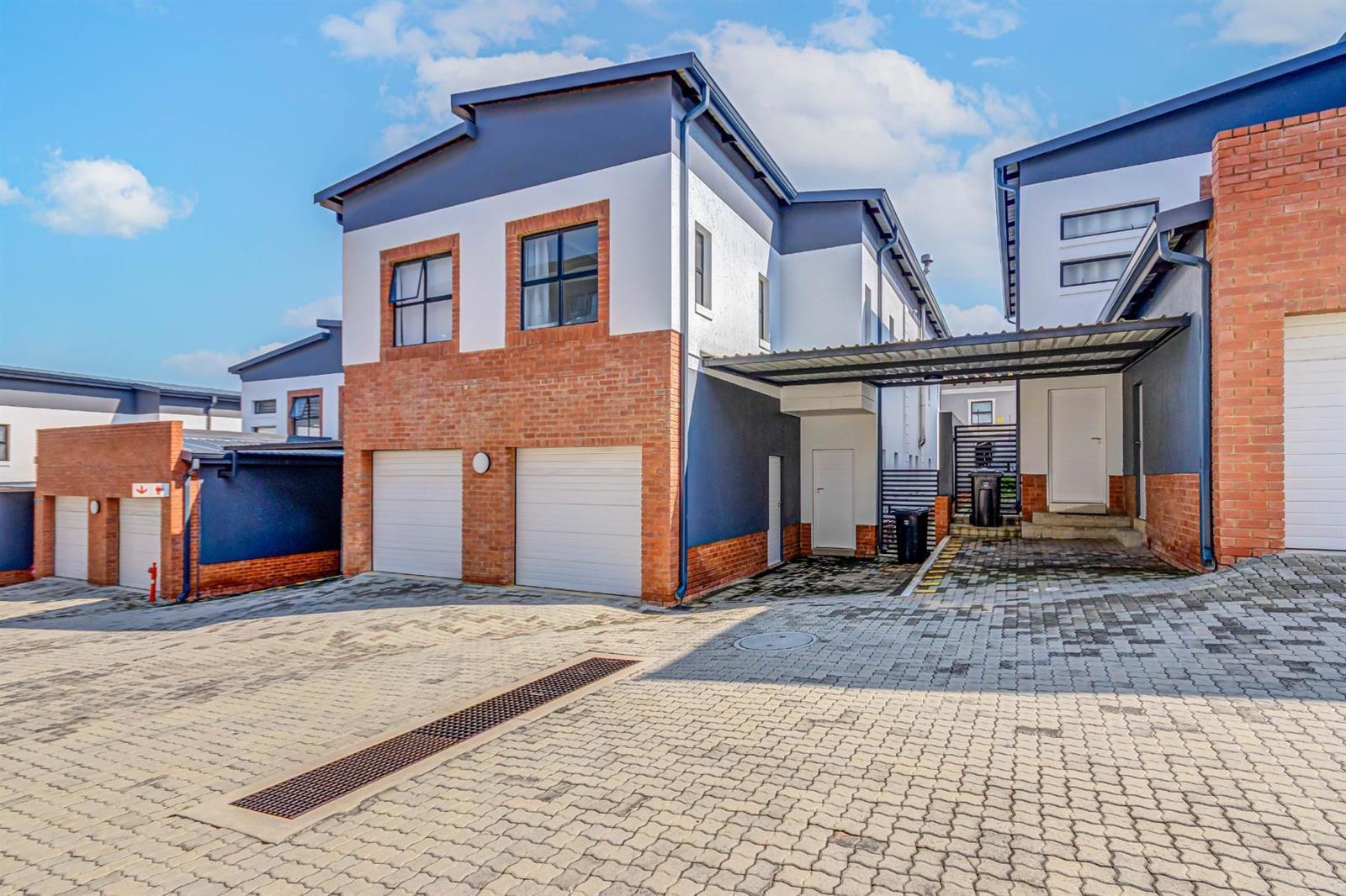 3 Bedroom Townhouse in Bryanston