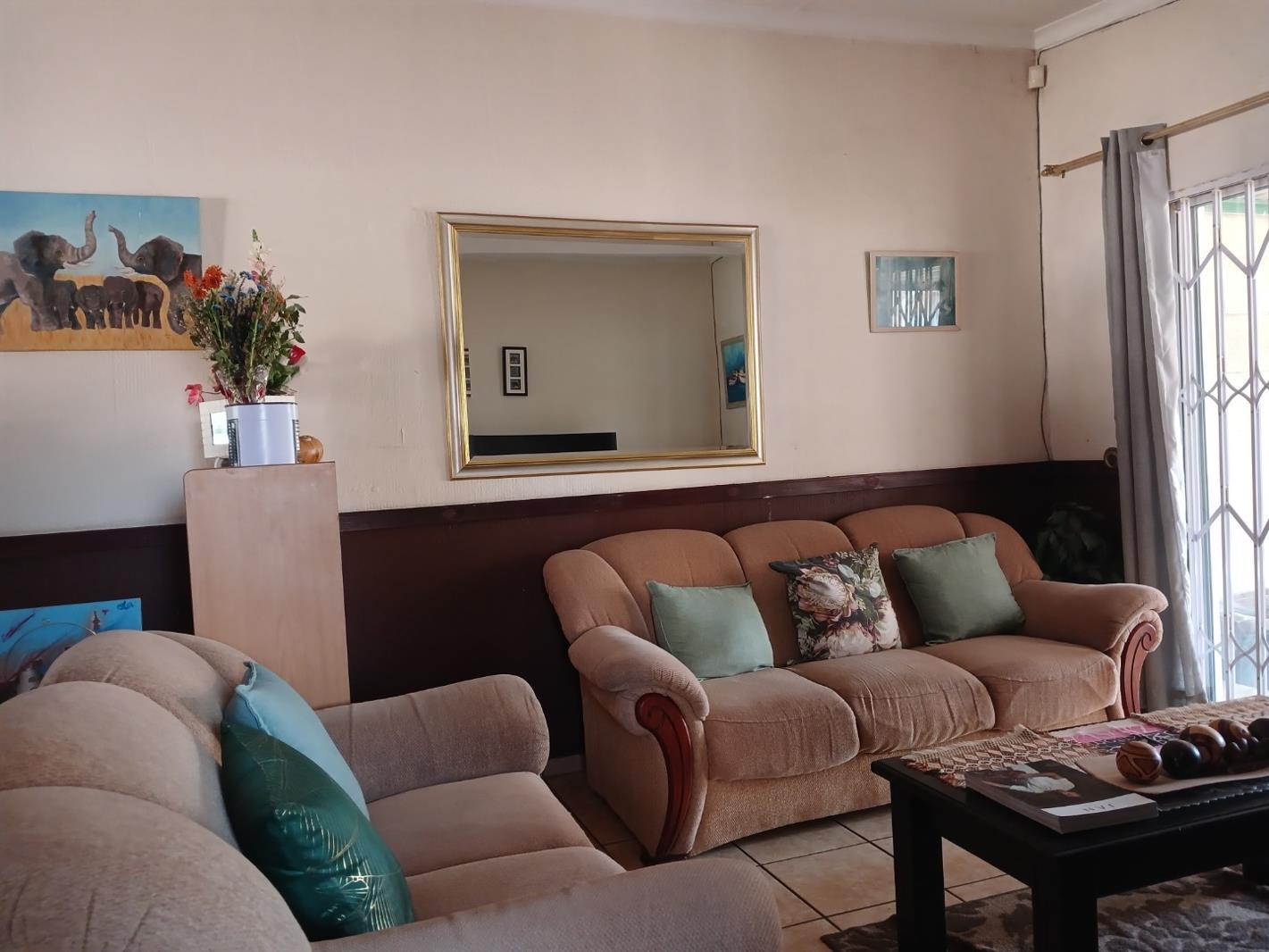 2 Bedroom House in Brackendowns