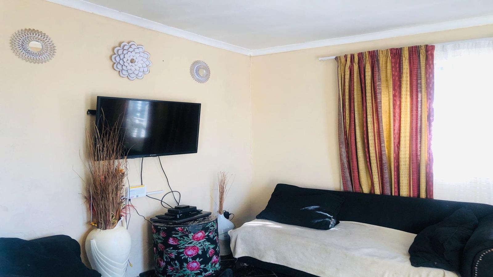 2 Bedroom House in Motherwell