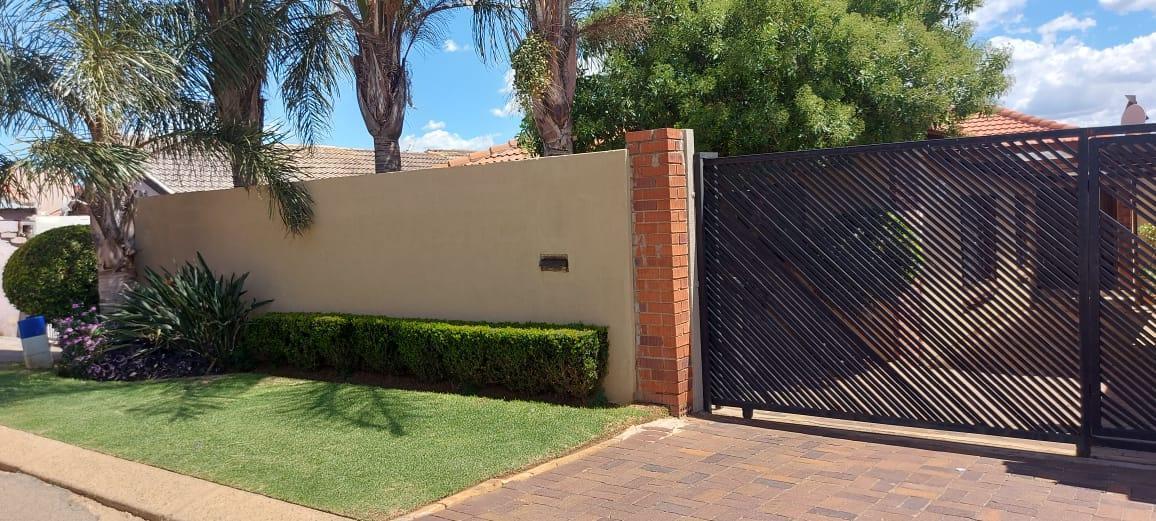 3 Bedroom House in Naturena