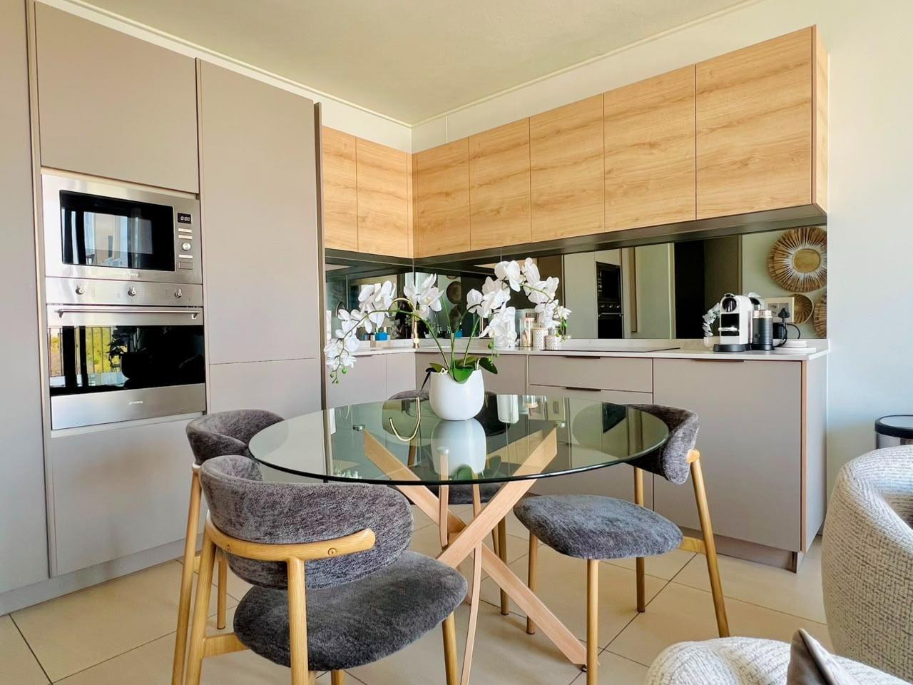 2 Bedroom Apartment in Rosebank