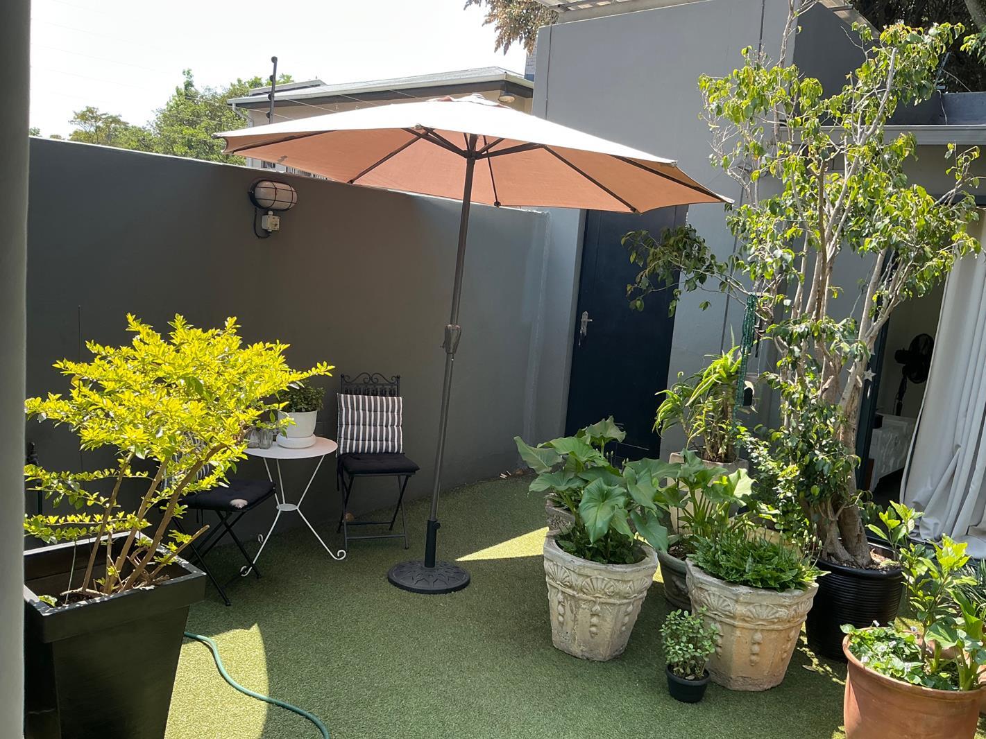 1 Bedroom Garden Cottage in Parktown North