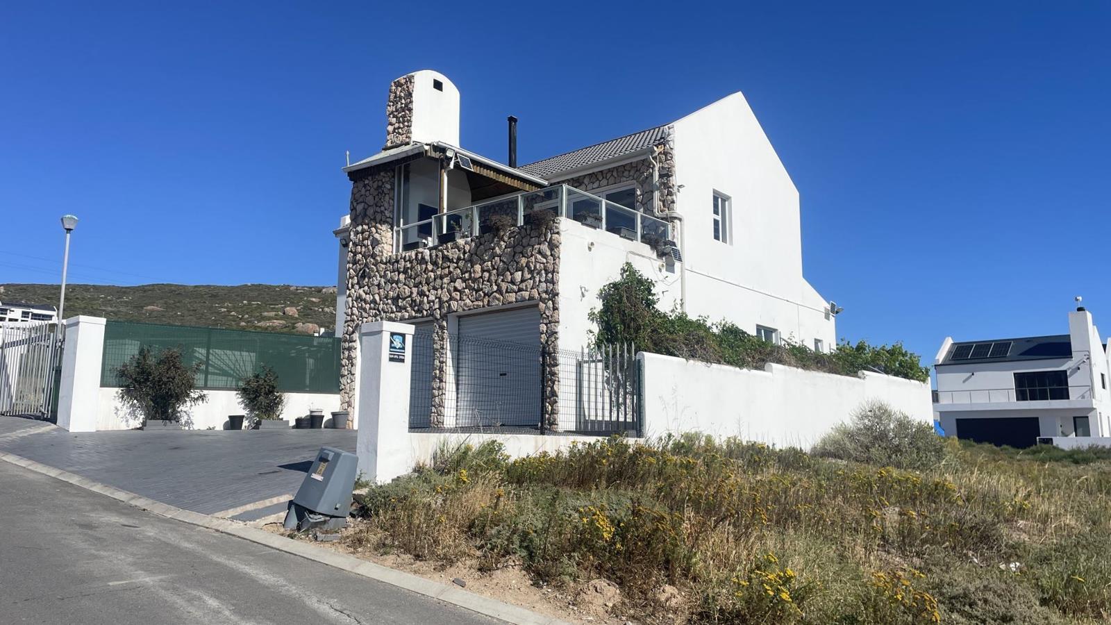 3 Bedroom House in St Helena Views