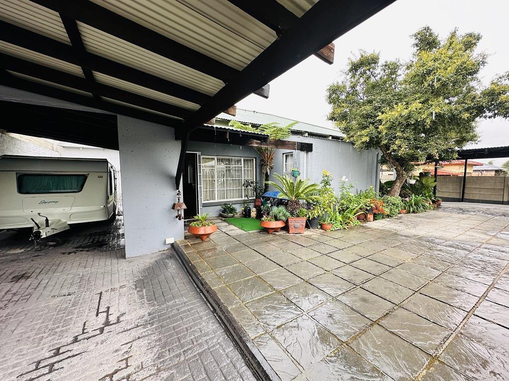 4 Bedroom House in Florentia