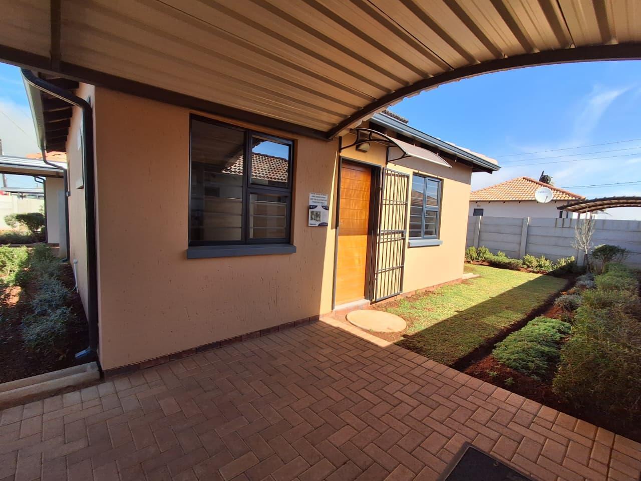 2 Bedroom House in Protea Glen