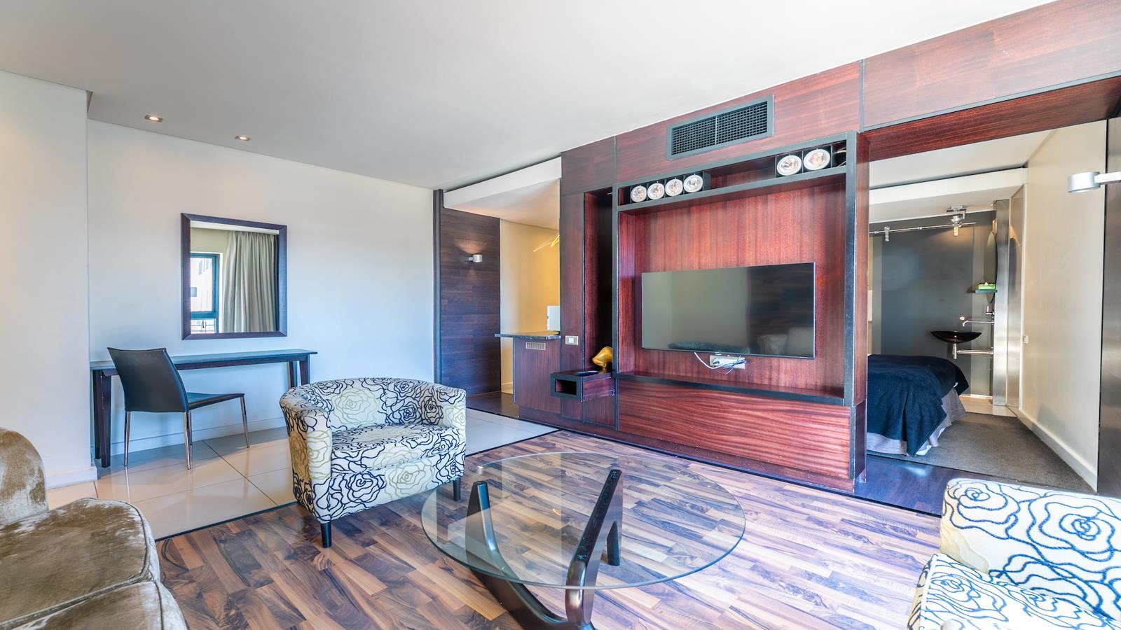 1 Bedroom Apartment in Century City