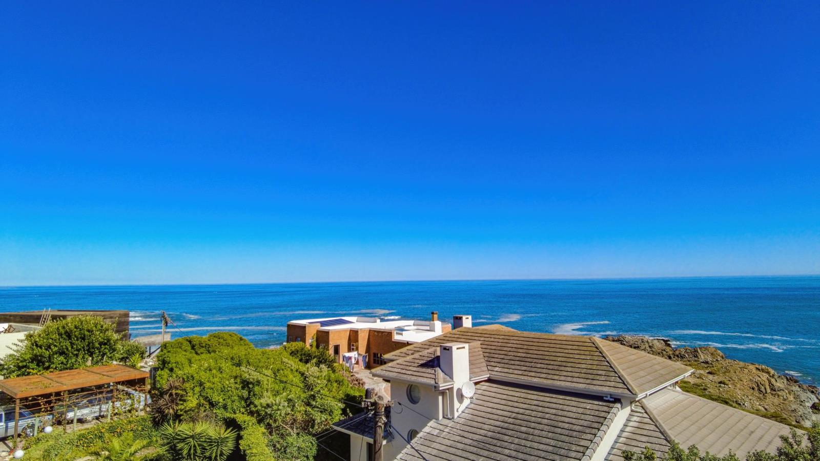5 Bedroom House in Yzerfontein