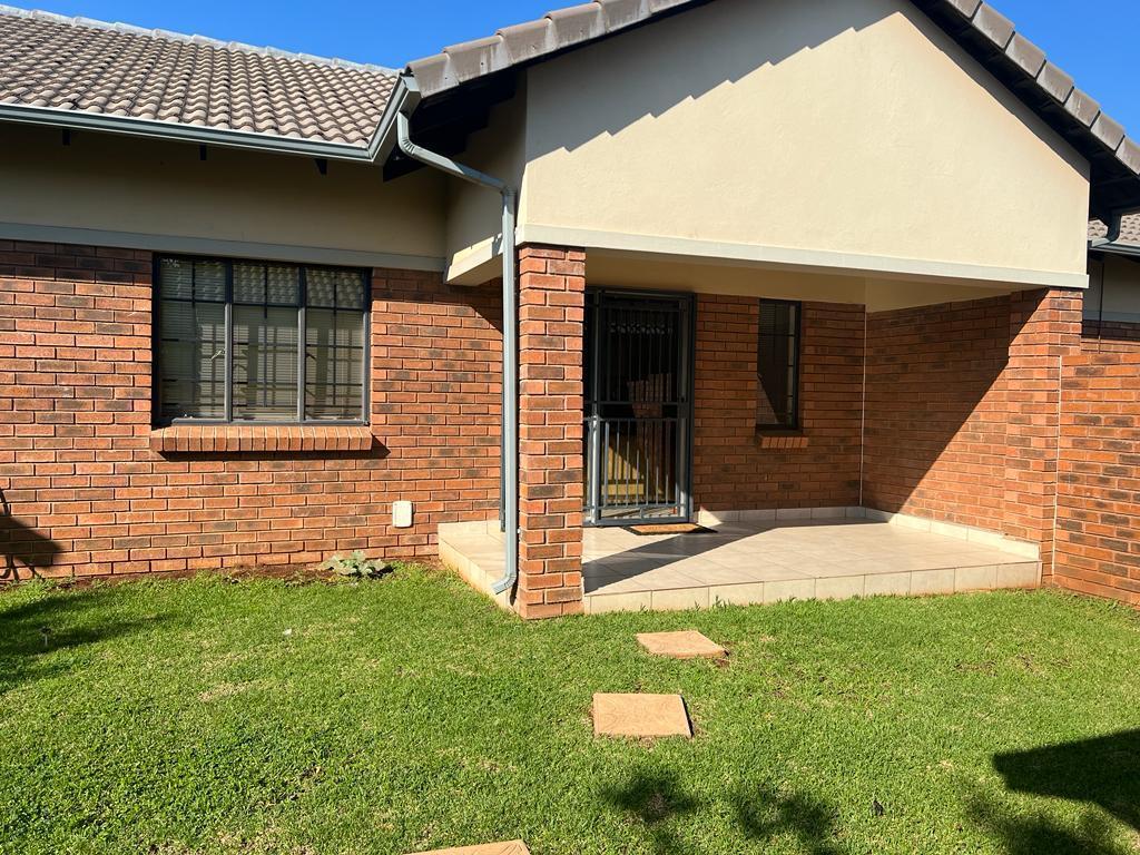 3 Bedroom Townhouse in Equestria