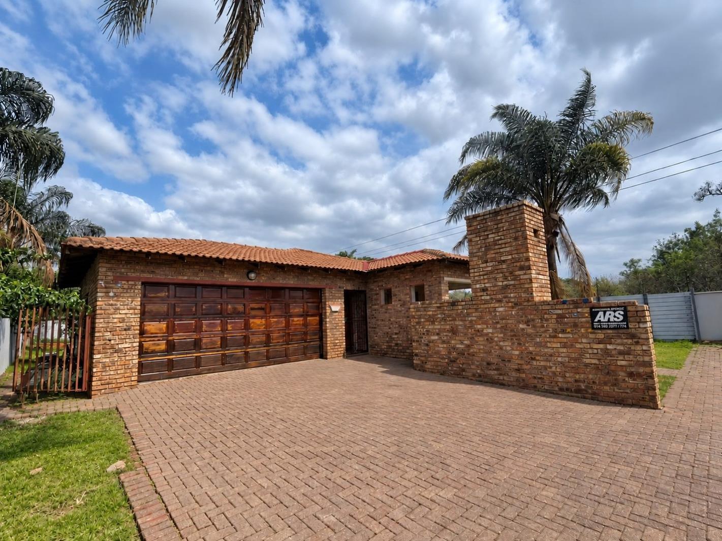 3 Bedroom House in Waterval East