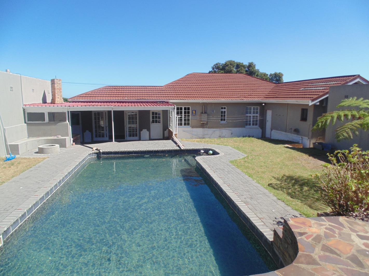 3 Bedroom House in Newton Park