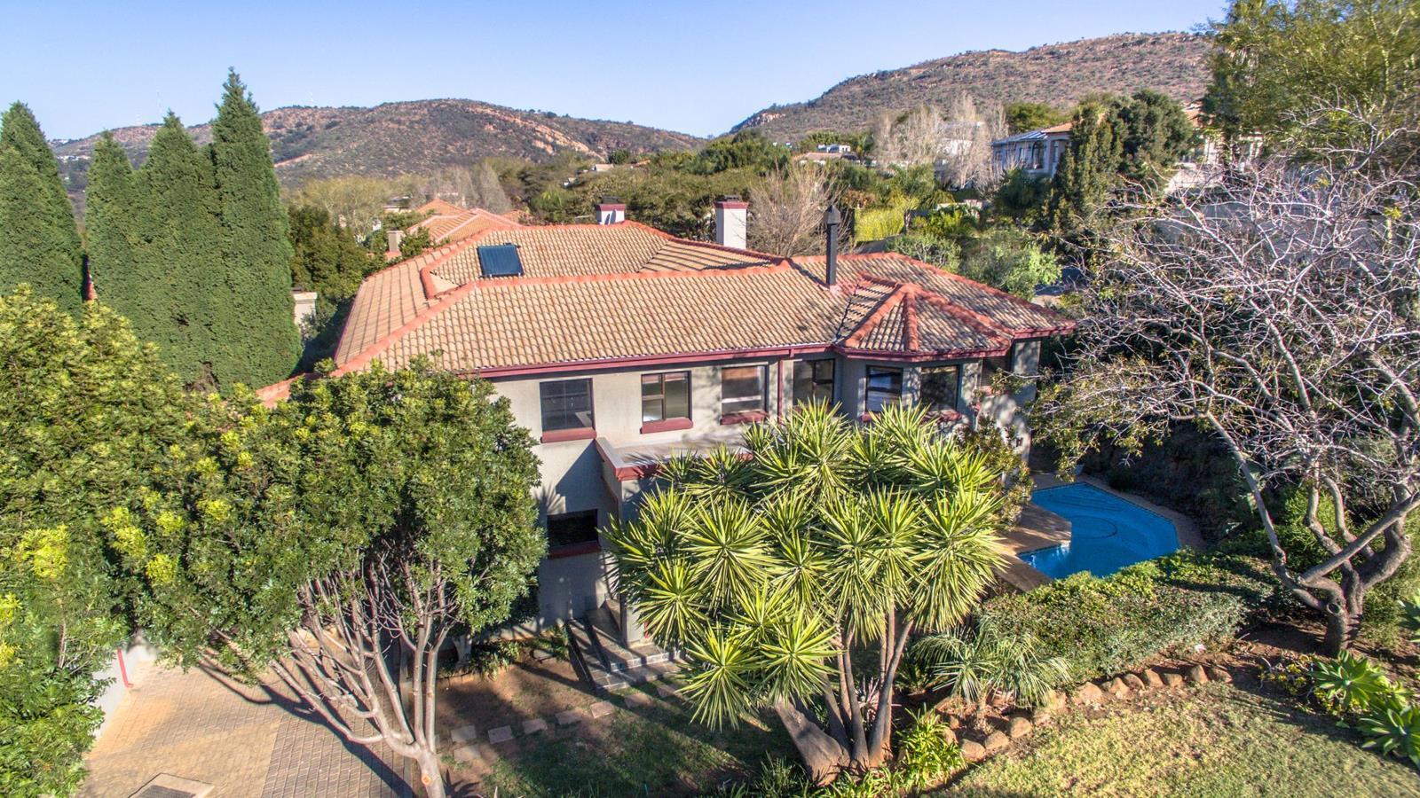 5 Bedroom House in Featherbrooke Estate