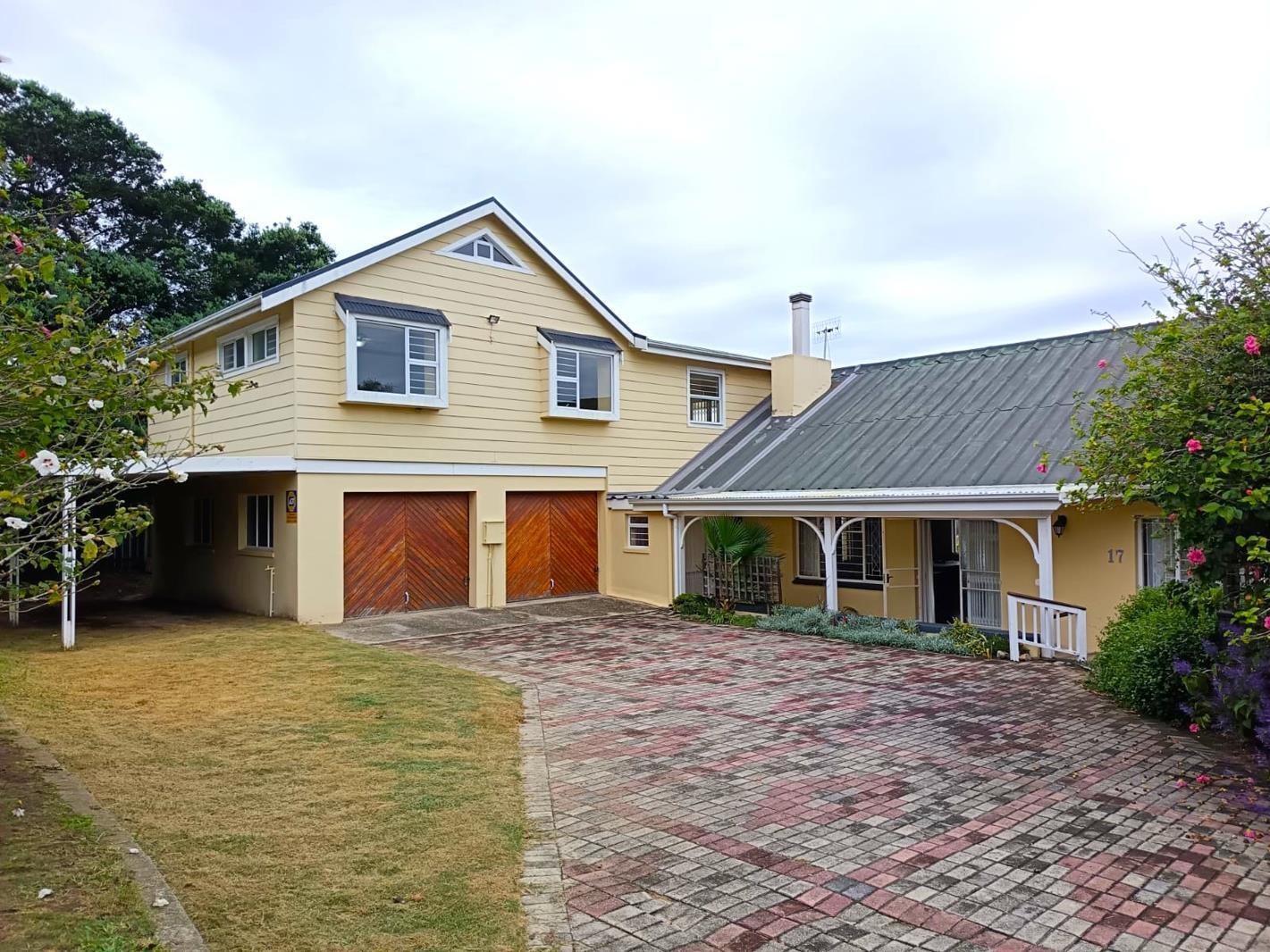 5 Bedroom House in Old Place