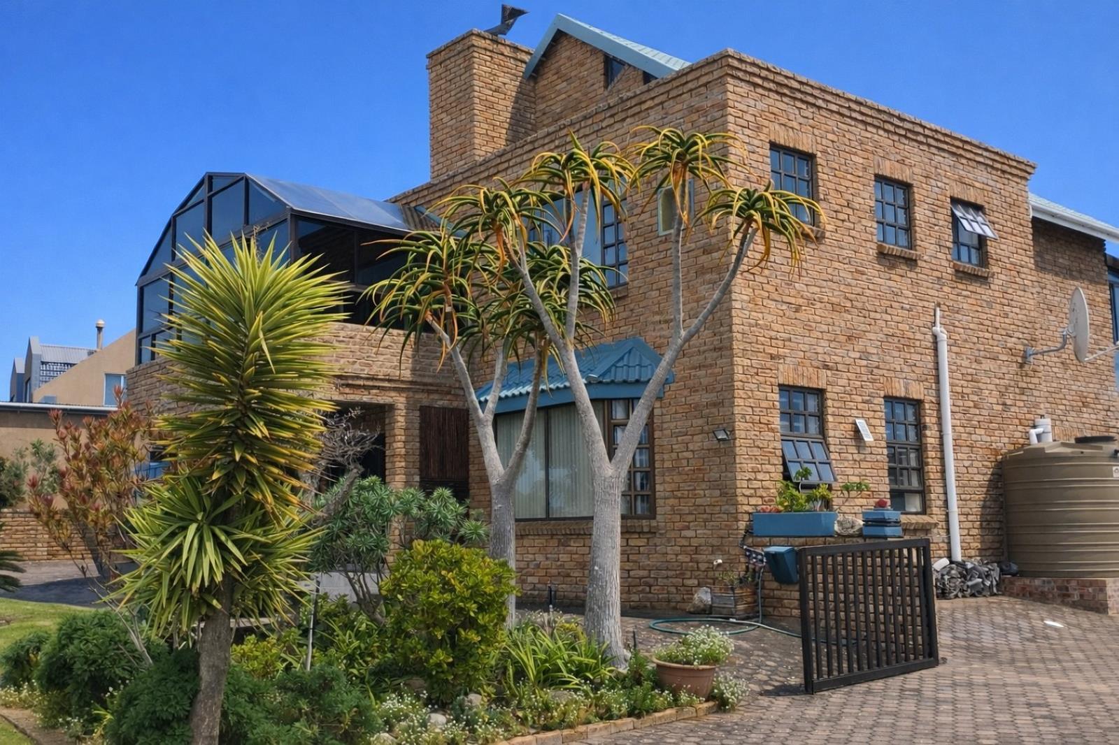 5 Bedroom House in Stilbaai Wes