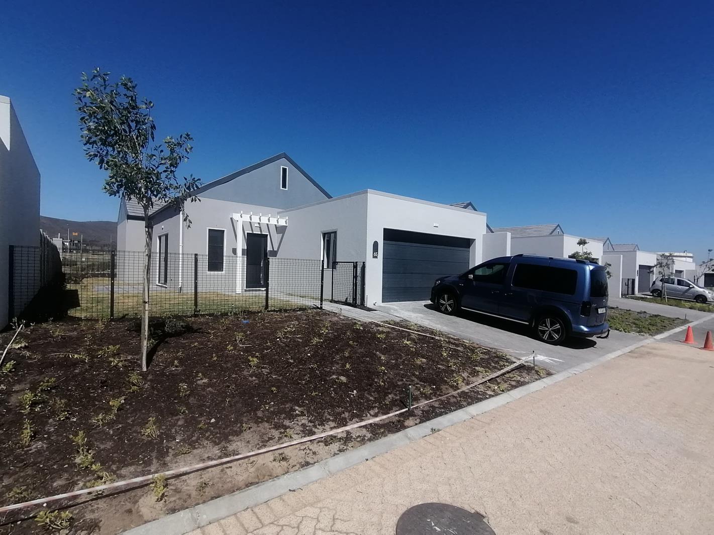 3 Bedroom Townhouse in Burgundy Estate