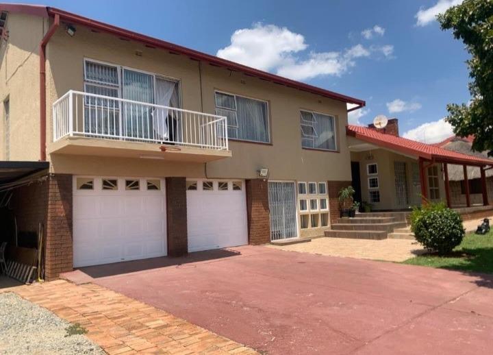 4 Bedroom House in Glenanda